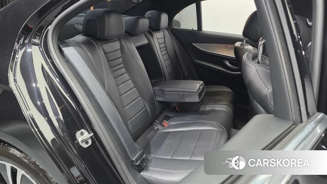 Mercedes-Benz E-Class W213 2021 Черный из Кореи, фото 2