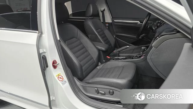 Volkswagen The New Passat 2018 Белый из Кореи, фото 3