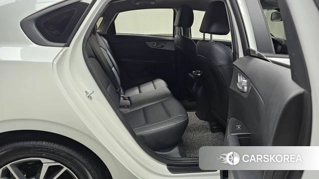 Kia The New K3 2nd generation 2022 Белый из Кореи, фото 3