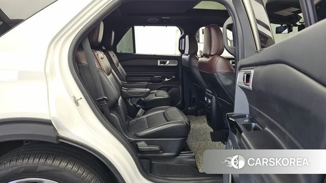 Ford Explorer 6th Generation 2021 Белый из Кореи, фото 3