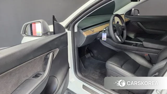 Tesla Model Y 2021 Белый из Кореи, фото 3