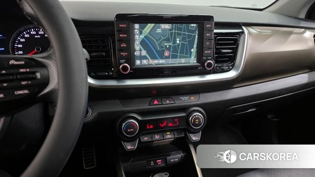 Kia Stonic 2018 Белый из Кореи, фото 3