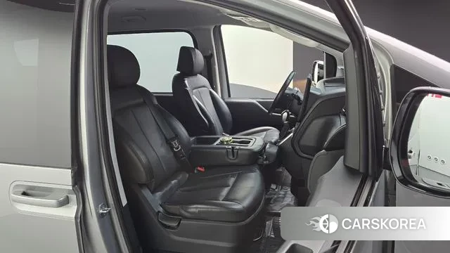 Hyundai Staria 2022 Серебряный из Кореи, фото 3