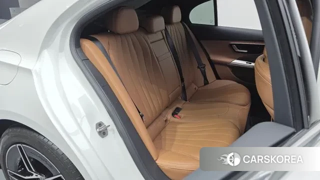 Mercedes-Benz E-Class W214 2025 Белый из Кореи, фото 3