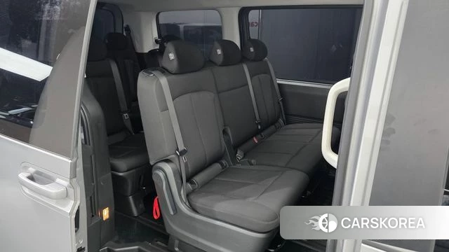 Hyundai Staria 2022 Серебряный из Кореи, фото 3