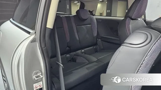 Mini Cooper C 4th generation 2024 Серебряный из Кореи, фото 3