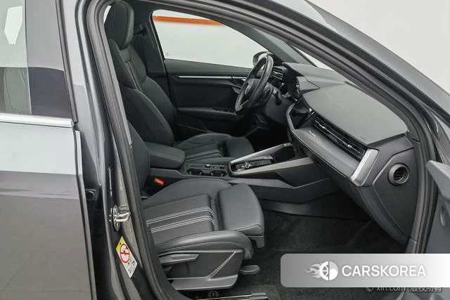 Audi A3 2024 Темно-серый из Китая, фото 3