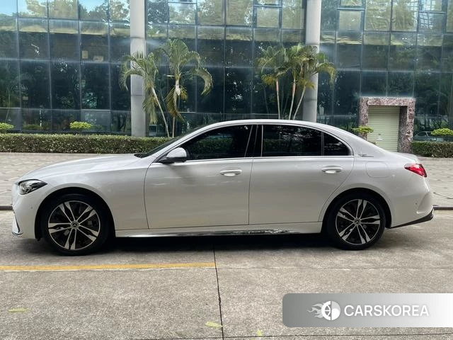 Mercedes-Benz C-class PHEV 2023 Белый из Китая, фото 3