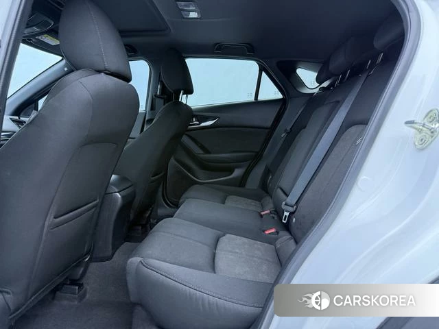 Mazda CX-4 2023 Белый из Китая, фото 3