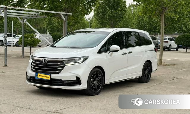 Honda Odyssey 2022 Белый из Китая, фото 3