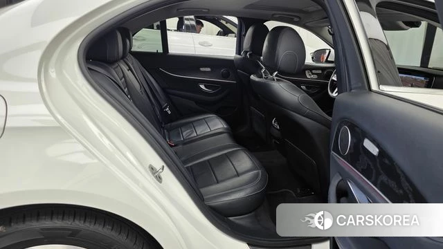 Mercedes-Benz E-Class W213 2019 Белый из Кореи, фото 3