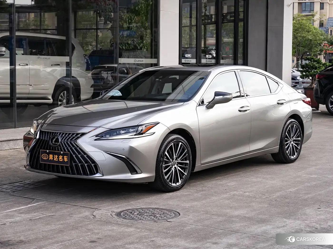 Lexus ES 2024 Silver/gray из Китая, фото 4