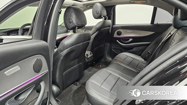 Mercedes-Benz E-Class W213 2018 Черный из Кореи, фото 3