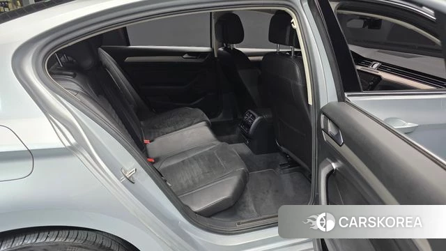 Volkswagen Passat GT (B8) 2018 Серебряный из Кореи, фото 3