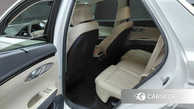 Genesis GV70 2023 Белый из Кореи, фото 3