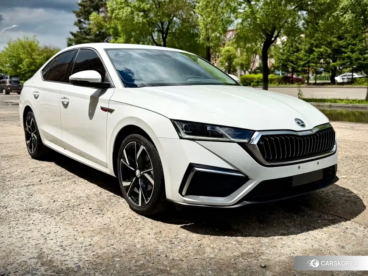 Skoda Octavia 2023 Белый из Китая, фото 3