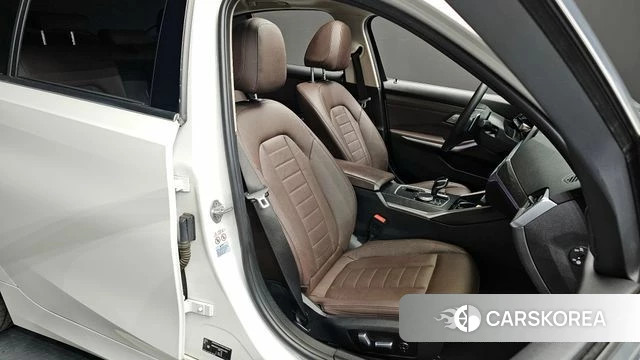 BMW 3 Series (G20) 2021 Белый из Кореи, фото 3