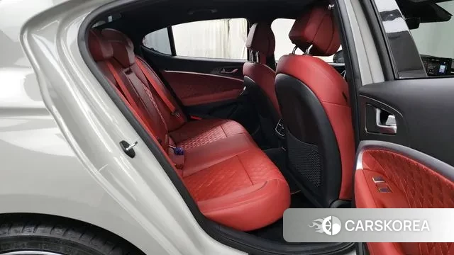 Genesis The New G70 2024 Цвет тростника из Кореи, фото 3