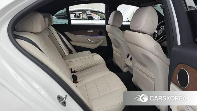 Mercedes-Benz E-Class W213 2021 Белый из Кореи, фото 3