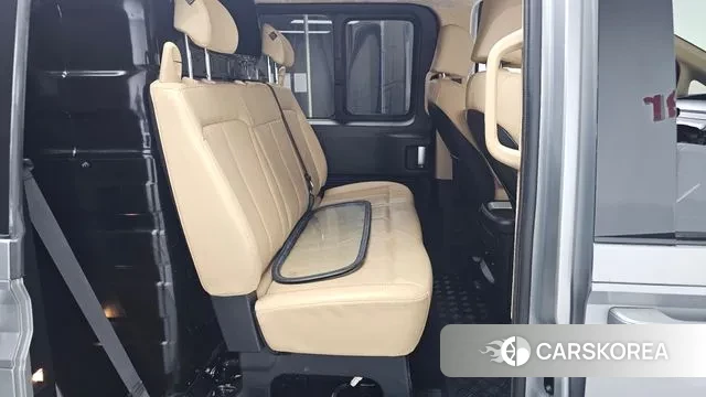 Hyundai Staria 2021 Серебряный из Кореи, фото 3