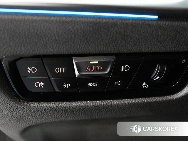 BMW 4 Series (G22) 2024 Черный из Кореи, фото 3