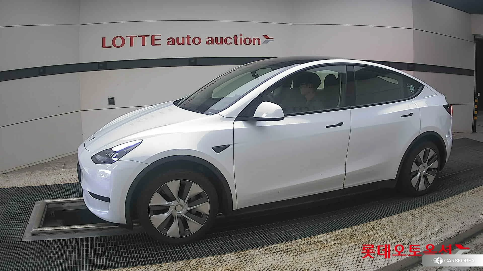 Tesla Model Y RWD 2024 Белый из Кореи, фото 3