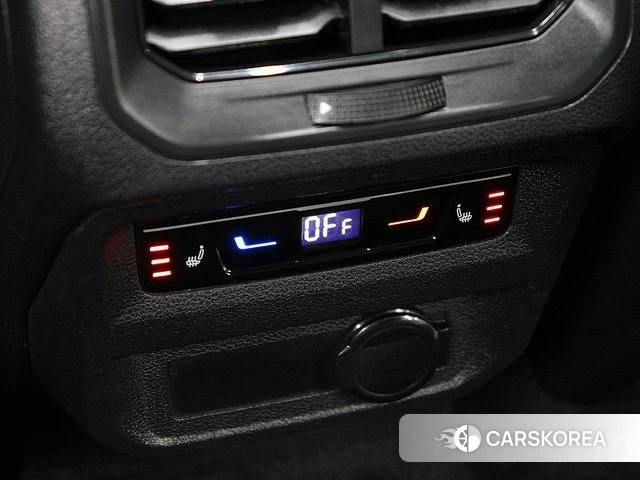 Volkswagen Tiguan Allspace 2023 Жемчужный цвет из Кореи, фото 3