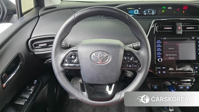 Toyota Prius 4th Generation 2021 Черный из Кореи, фото 3