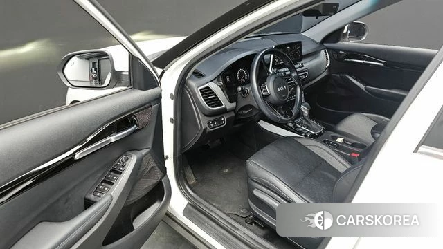 Kia Seltos 2022 Белый из Кореи, фото 3