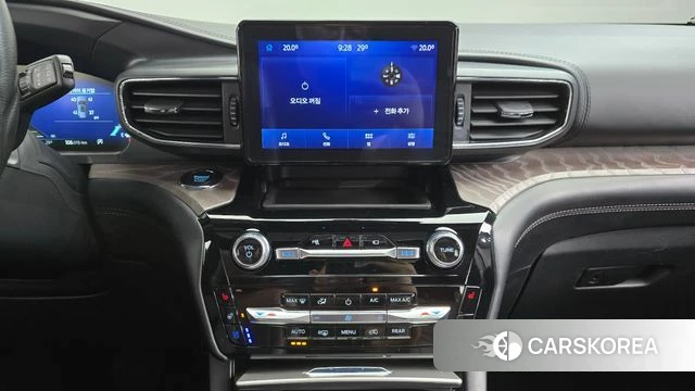 Ford Explorer 6th Generation 2022 Белый из Кореи, фото 3