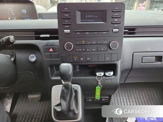 Hyundai Staria 2021 Желтый из Кореи, фото 3