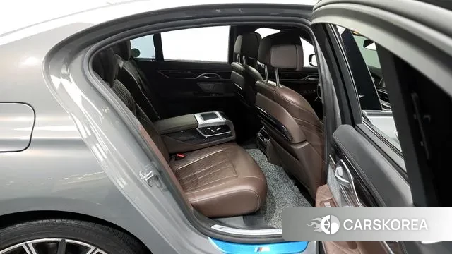 BMW 7 Series (G11) 2022 Серебристо-серый из Кореи, фото 3