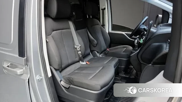 Hyundai Staria 2022 Серебряный из Кореи, фото 3