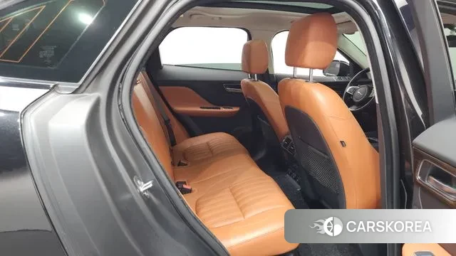 Jaguar F-PACE 2018 Черный из Кореи, фото 3