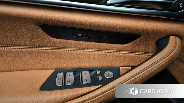 BMW 5 Series (G30) 2021 Черный из Кореи, фото 3