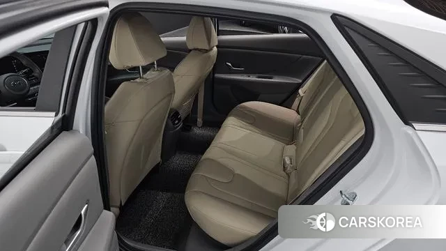 Hyundai Avante (CN7) 2022 Белый из Кореи, фото 3