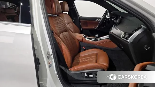 BMW X6 (G06) 2021 Белый из Кореи, фото 3