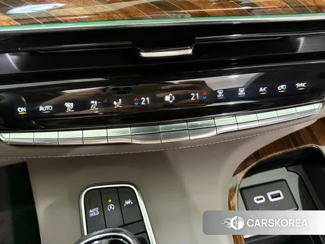 Cadillac Escalade 5th Generation 2023 Белый из Кореи, фото 3