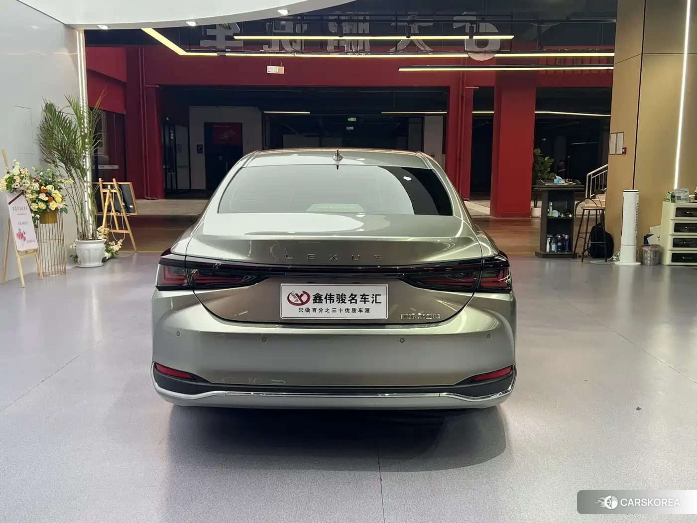 Lexus ES 2025 Silver/gray из Китая, фото 3