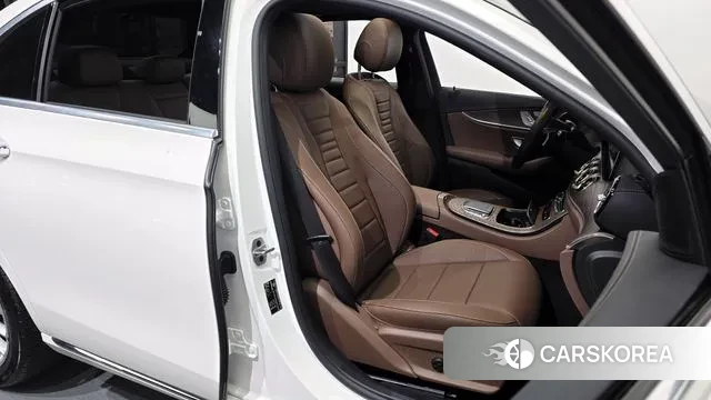 Mercedes-Benz E-Class W213 2021 Белый из Кореи, фото 3