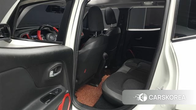 Jeep Renegade 2018 Белый из Кореи, фото 3