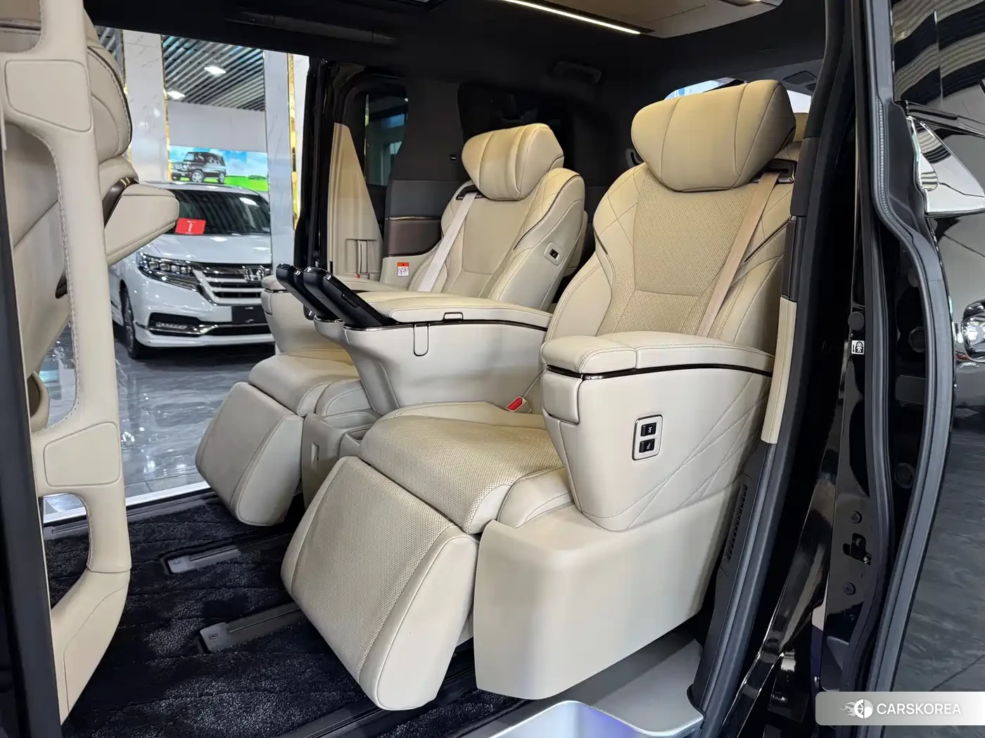Toyota Vellfire 2024 Черный из Китая, фото 3