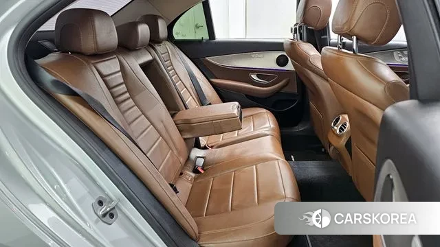 Mercedes-Benz E-Class W213 2019 Серебряный из Кореи, фото 3