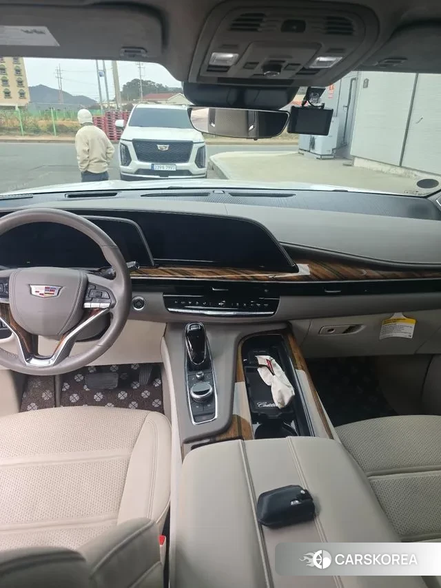 Cadillac Escalade 5th Generation 2023 Белый из Кореи, фото 3