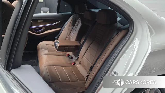 Mercedes-Benz E-Class W213 2022 Белый из Кореи, фото 3