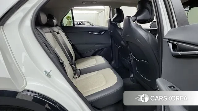 Kia Di Ol Nu Niro 2022 Белый из Кореи, фото 3