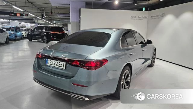 Mercedes-Benz E-Class W214 2025 Синий нефрит из Кореи, фото 3