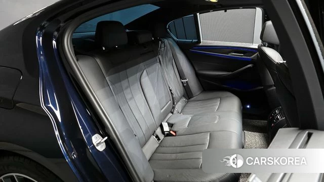 BMW 5 Series (G30) 2023 Черный из Кореи, фото 3