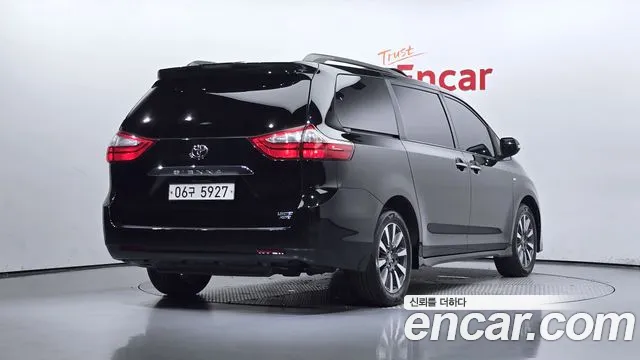 Toyota Sienna 2019 Черный из Кореи, фото 3