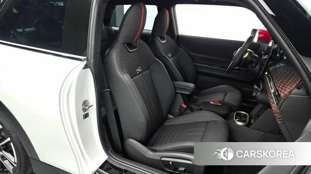 Mini Cooper S 4th Generation 2025 Белый из Кореи, фото 3